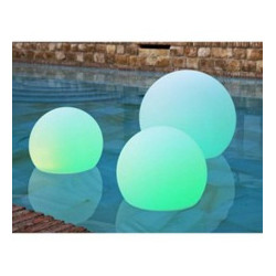 Boule de décoration de piscine ou bassin de jardin